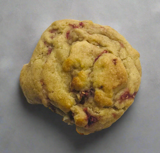 White choc and raspberry Cookie